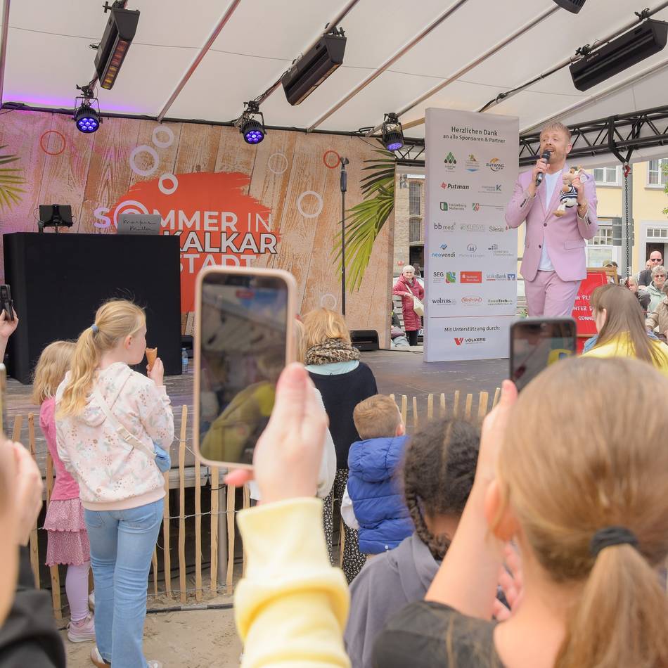 Bekannter Entertainer lockt die Menschen: So holte Ross Antony den Sommer nach Kalkar