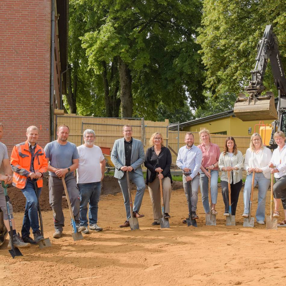 Neubau in Bedburg-Hau: Spatenstich für Erweiterung der Grundschule St. Markus