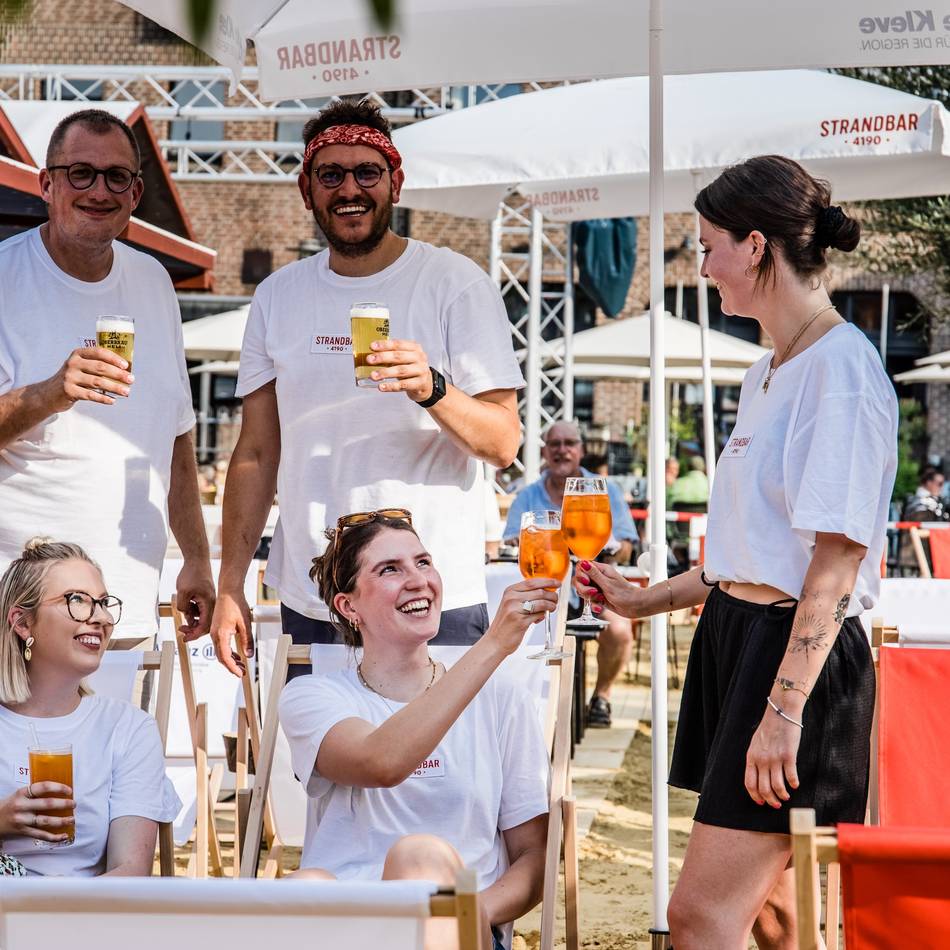 Urlaubsstimmung mitten in der Stadt: Neue Strandbar „4190“ bringt Sommerflair nach Kleve
