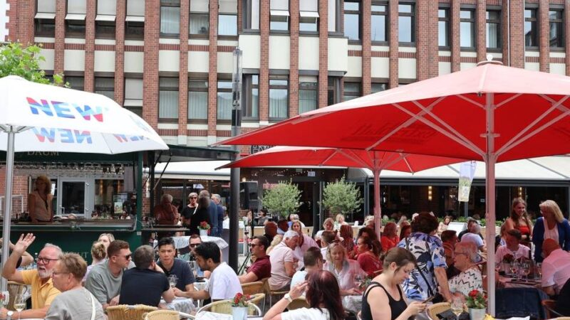 Weinfest am ersten Juliwochenende: Verkostung bei karibischen Klängen in Grevenbroich
