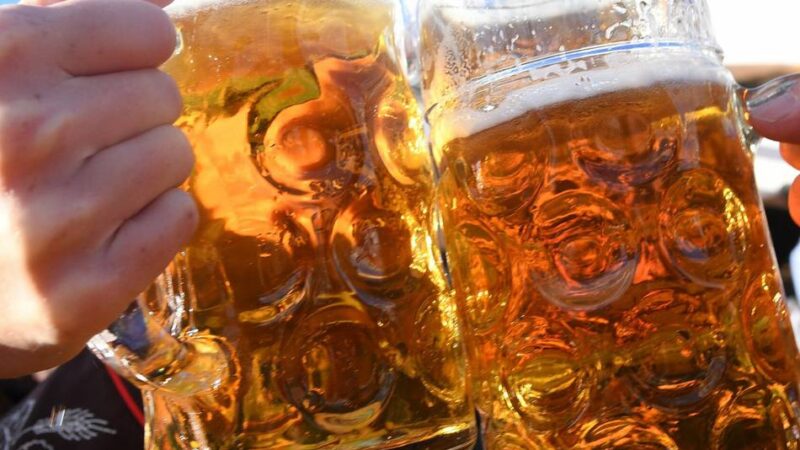 Hitze in Duisburg: Zu heiß – dieser Biergarten bleibt bis Samstag zu