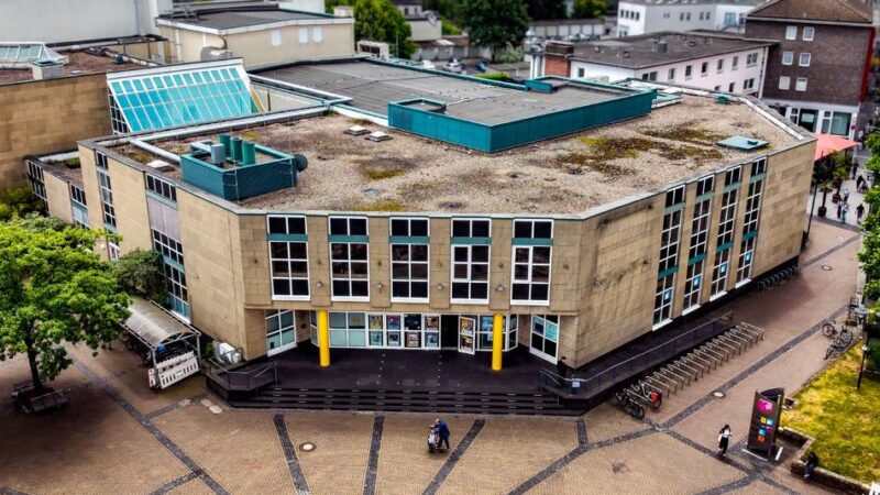 Klimaschutz in Langenfeld: Stadthalle wird kein Pilotprojekt für Begrünung