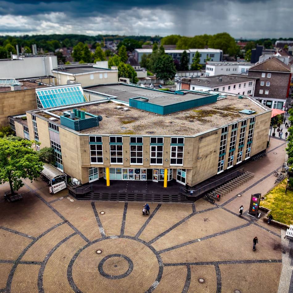 Klimaschutz in Langenfeld: Stadthalle wird kein Pilotprojekt für Begrünung