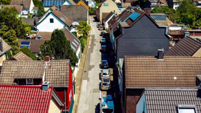 Entscheidung im Verkehrsausschuss: Poetengasse in der Monheimer Altstadt wird nun doch asphaltiert