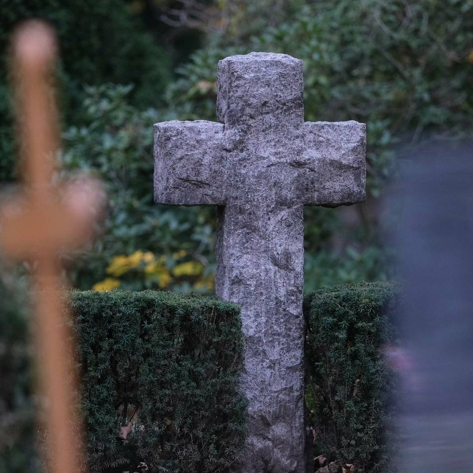 Vorfall in Odenkirchen: Exhibitionist auf Friedhof – Polizei sucht Zeugen