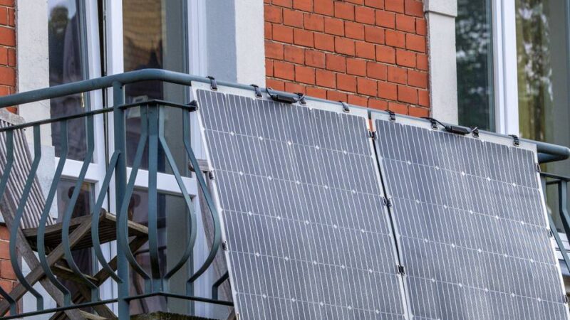 Solarstrom in Meerbusch: Bürokratie-Falle beim Balkonkraftwerk – so geht es einfacher