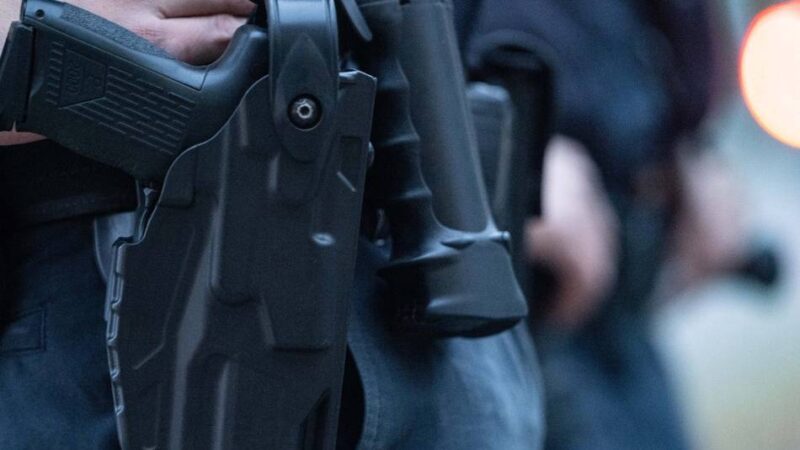 Umstände noch unbekannt: Polizei schießt auf Frau in Rheydt