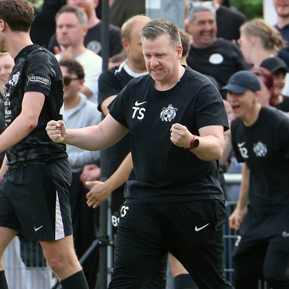 Titelrennen Fußball-Oberliga: VfB 03-Coach Tim Schneider: „Wir wollen es klar machen“