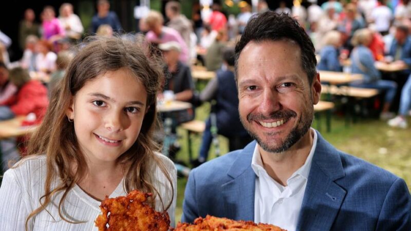 Kniebachschiffer Hilden:  „Die kommen mit Gummistiefeln und bleiben“