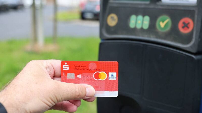 Was tun, wenn die Karte streikt?: Bezahl-Ärger am Mühlenhof-Parkplatz