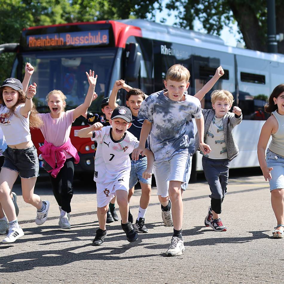 Busschule für Kinder aus Hilden: Rheinbahn macht 550 Grundschüler fit für den Bus