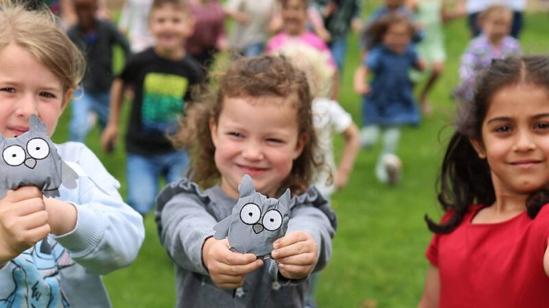 Schulwegaktion Kreis Mettmann: Reflektierende Eulen kehren zu Vorschulkindern zurück