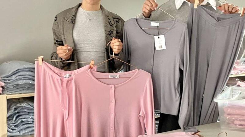 18-jährige Schülerin aus Willich gründet Pyjama-Marke: „Ich träume wirklich ganz groß“