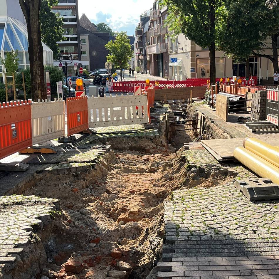 Historischer Fund in Moers: Bastionsmauer aus dem 17. Jahrhundert stoppt Innenstadtbau
