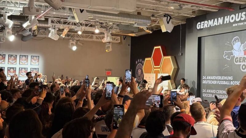 Fan-Wahnsinn um Weltmeister: „Hier sind ja alle aus dem Häuschen“ – Müller-Mania in Manhattan