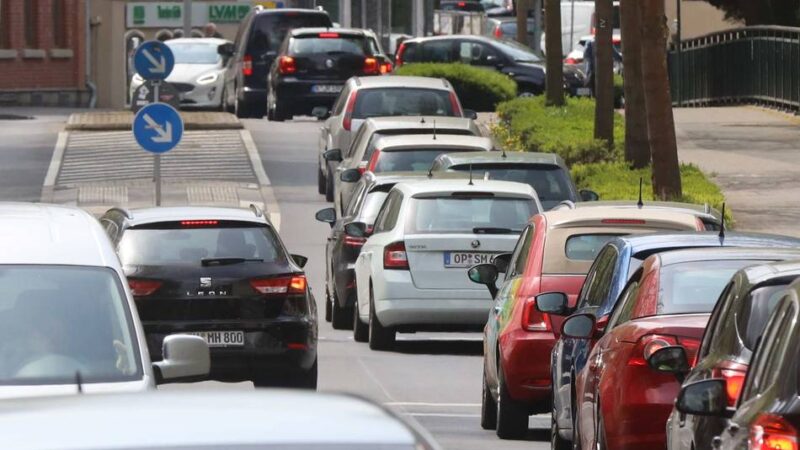 LKW-Lärm in Leverkusen-Schlebusch: Einstimmig – Politik beschließt Lärm-Prüfung in Schlebusch