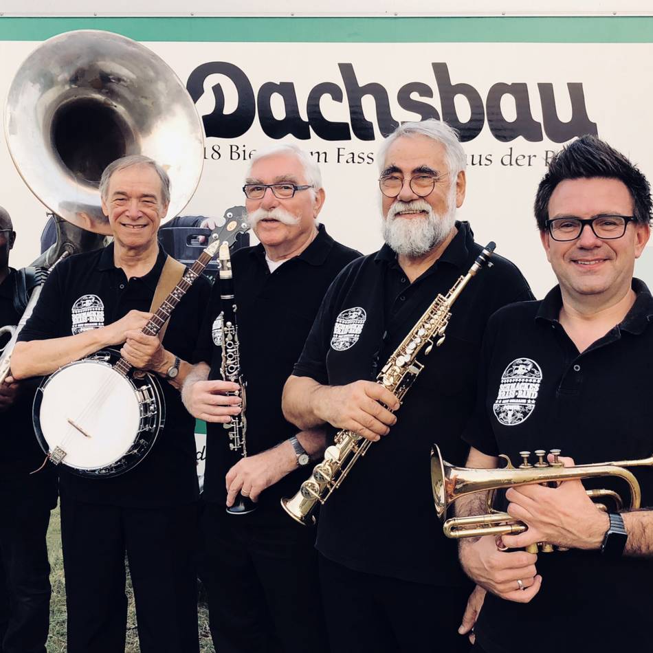 Jazzfrühschoppen in Alpen: Im Lesegarten spielt die „Schmackes Brass Band“