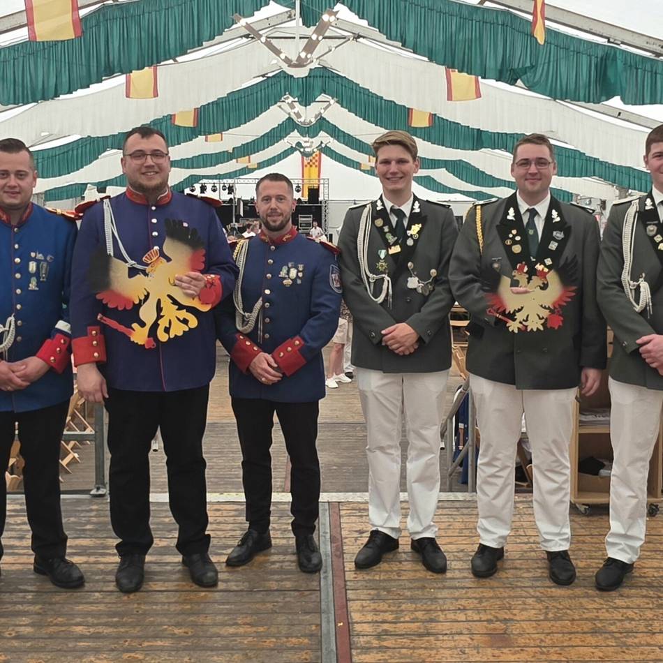 Neues Königshaus in Korschenbroich-Kleinenbroich: St. Sebastianus-Bruderschaft hat neuen König und Prinzen