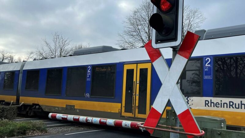 Zug zwischen Xanten und Duisburg: Rangierlok entgleist – stundenlange Sperrung auf RB31-Strecke