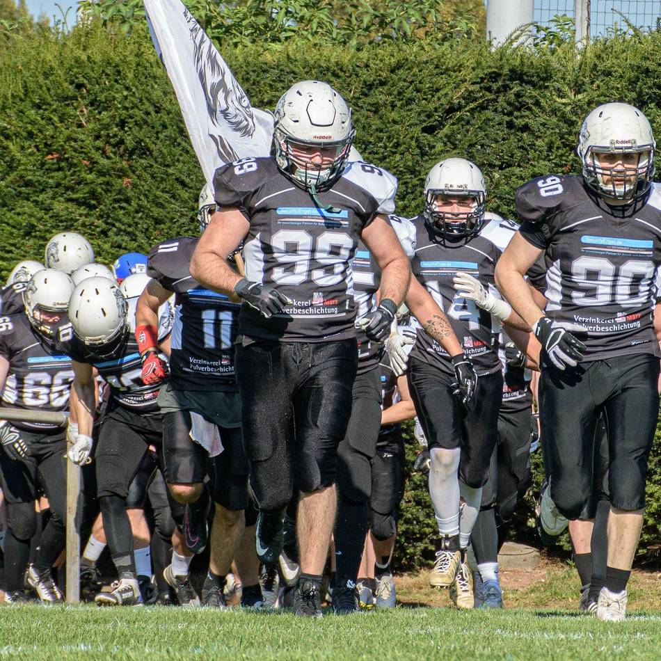 Sieg bei Düsseldorfer Bulldozer: Das Wolfpack bleibt ungeschlagen – kostet seinem Headcoach aber Nerven