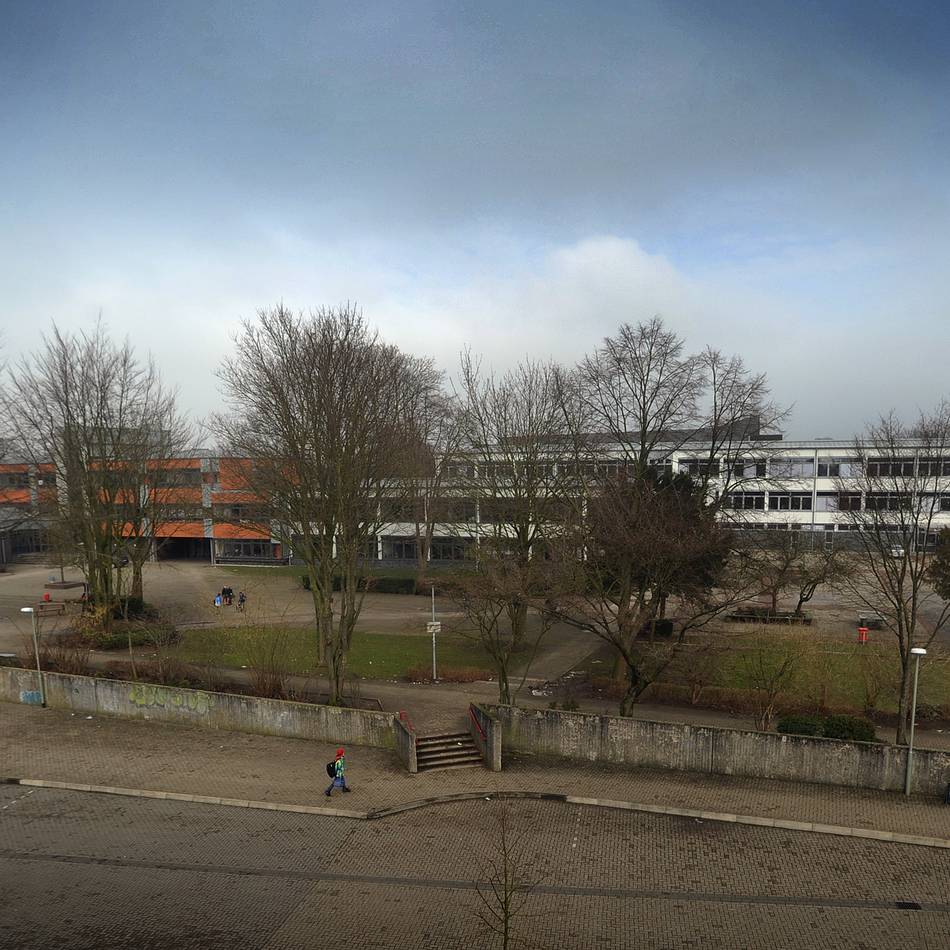 Gymnasium Aspel: Mehrzweckplatz Gymnasium: Schulsprecherinnen haken nach