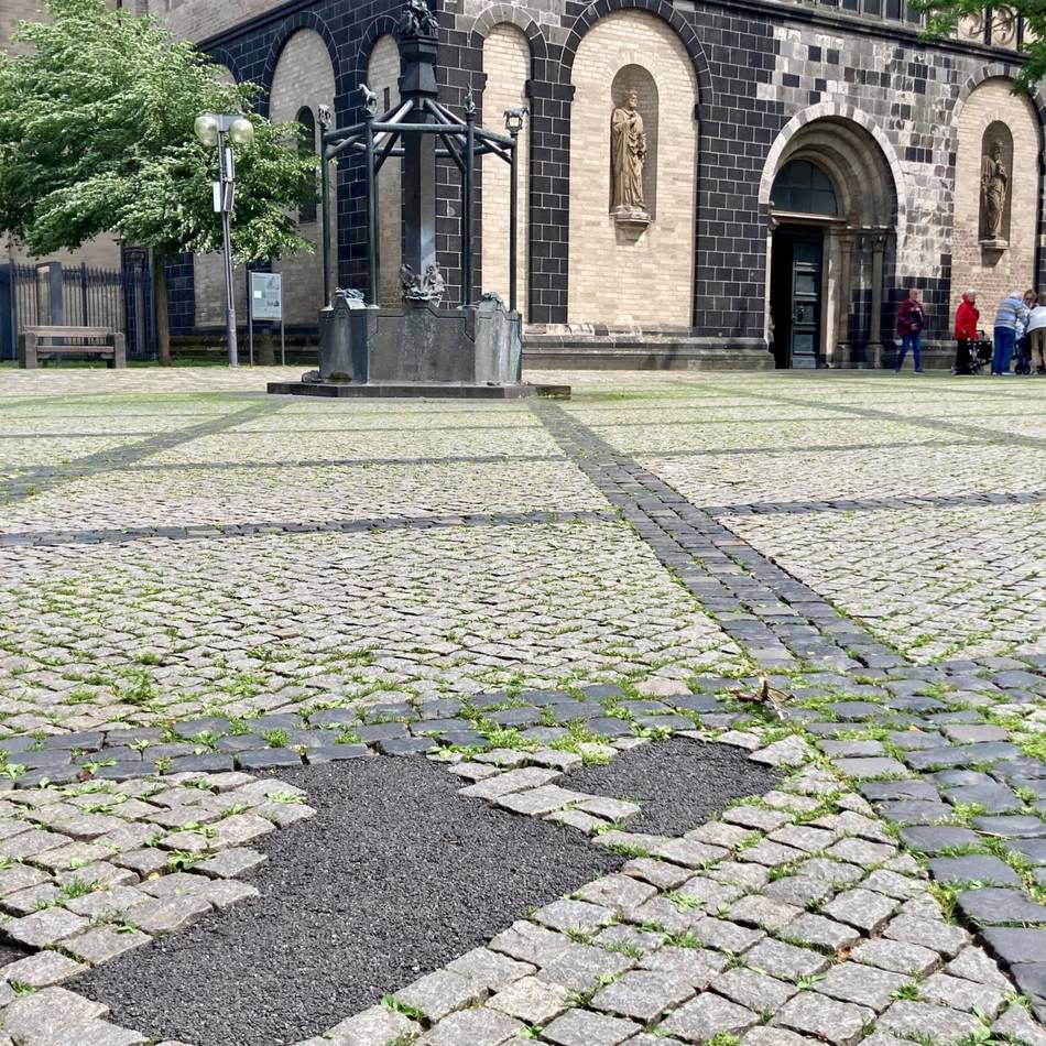Sorge um altes Kopfsteinpflaster in Neuss: „Der Platz muss so gestaltet werden, dass er das aushält“