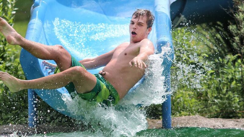 Schattenseiten der Hitze in Mettmann: Naturfreibad führt Einlassbeschränkungen ein