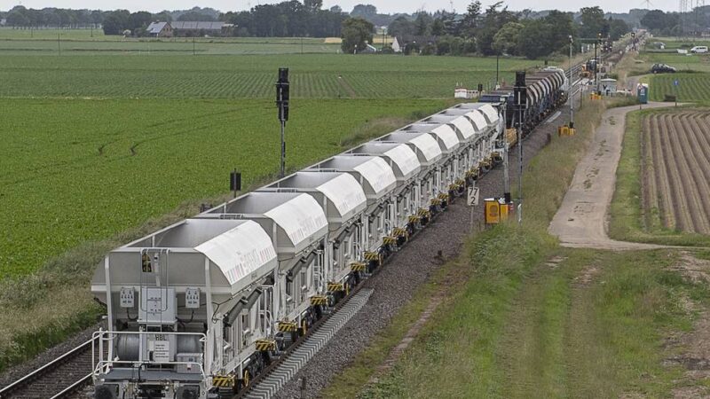 Ende der Streckensperrung ist in Sicht: Stellwerk abgerissen, Gleis erneuert – so laufen die Arbeiten beim Niersexpress
