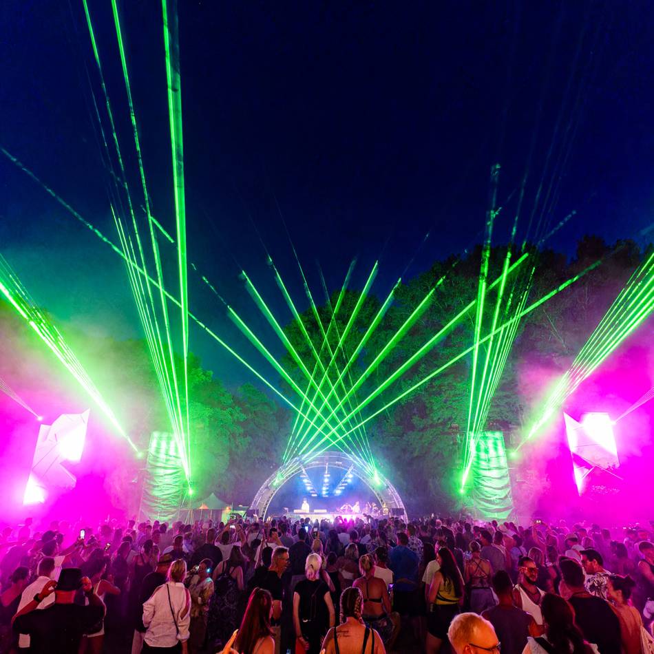 Event im Wald in Kevelaer: Der Countdown für Techno-Party „Amphoria“ läuft