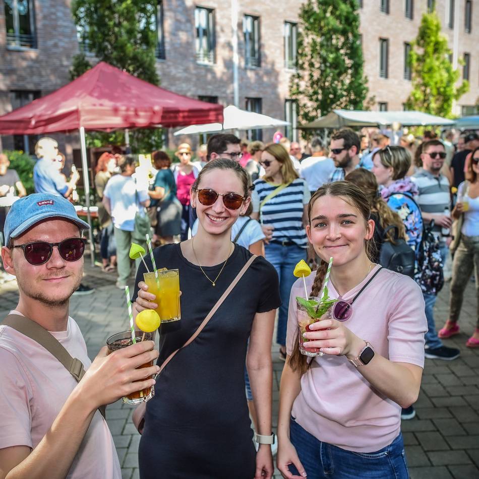After-Work-Event: Schwanenstadtsause lockt mit Cocktails und Urlaubsflair