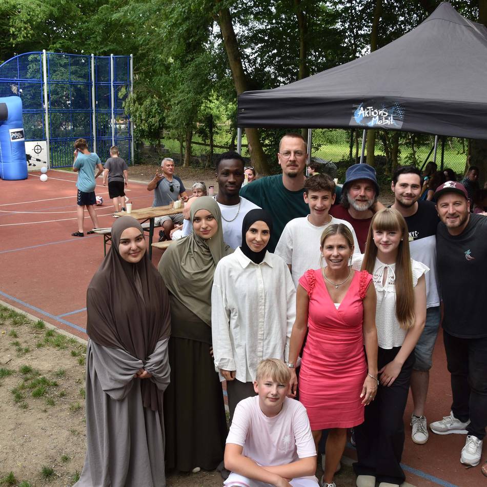 In Monheim: Neues Außengelände des Jugendklubs Baumberg eingeweiht