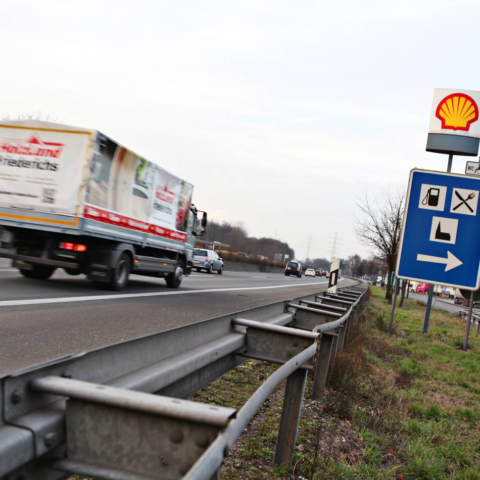 In den frühen Morgenstunden: Täter flüchtig – Diebstahl auf Rastplatz Nievenheim