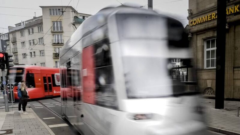 Bahnsicherheit in Düsseldorf: Neue Rheinbahnregeln nach Unfall mit 30 Verletzten