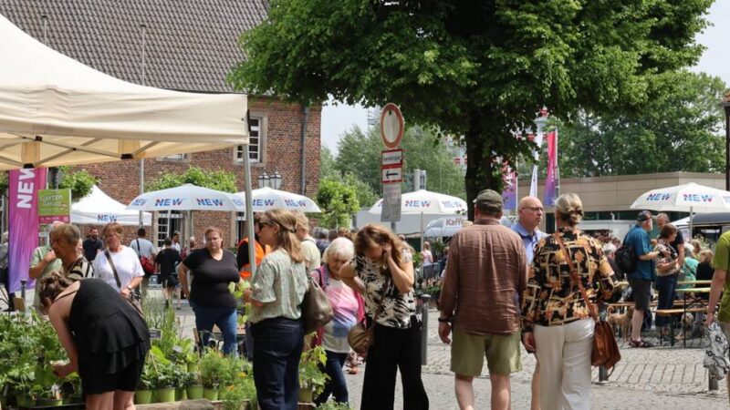 Veranstaltung in Grevenbroich: „Garten-Genuss“ bringt Park-Ambiente direkt ans Alte Schloss