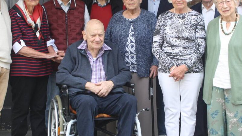 Klassentreffen in Breyell nach 80 Jahren: Erbsendriet, Rohrstock und Schiefertafel – eine Klasse erinnert sich