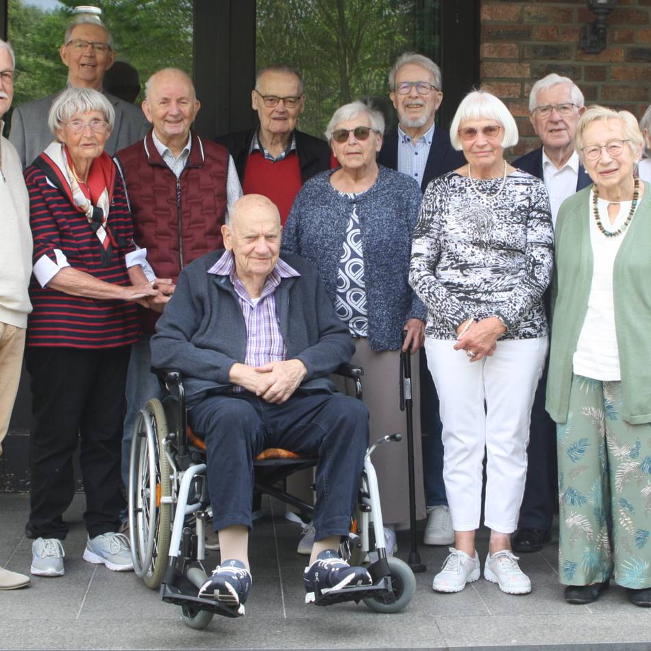Klassentreffen in Breyell nach 80 Jahren: Erbsendriet, Rohrstock und Schiefertafel – eine Klasse erinnert sich