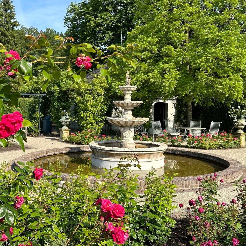 In der niederländischen Nachbarschaft: Schlossgärten Arcen locken mit einem Rosenfest