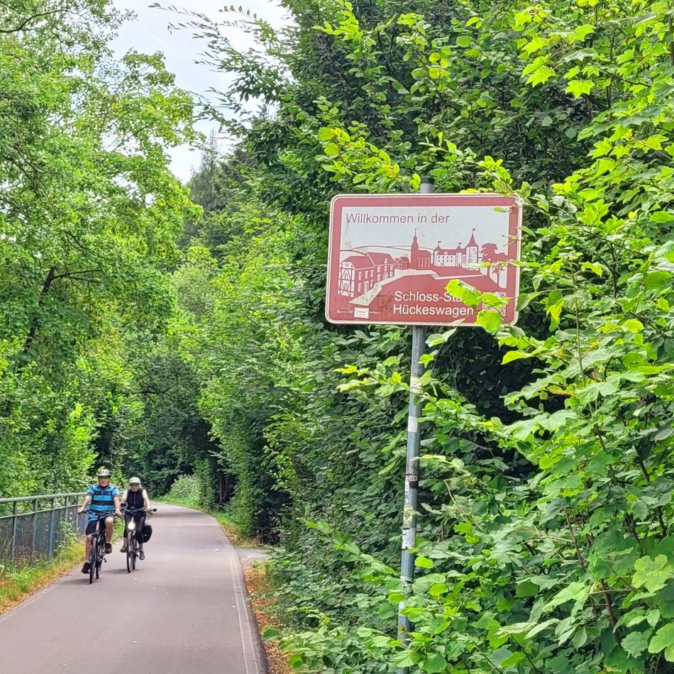 Einschränkungen in Hückeswagen: Fällarbeiten – Radweg teilweise gesperrt