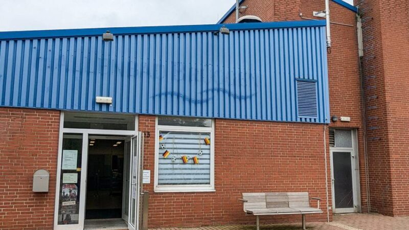 Im Hallenbad Brüggen: Crashkurs Wassergewöhnung für Kleinkinder