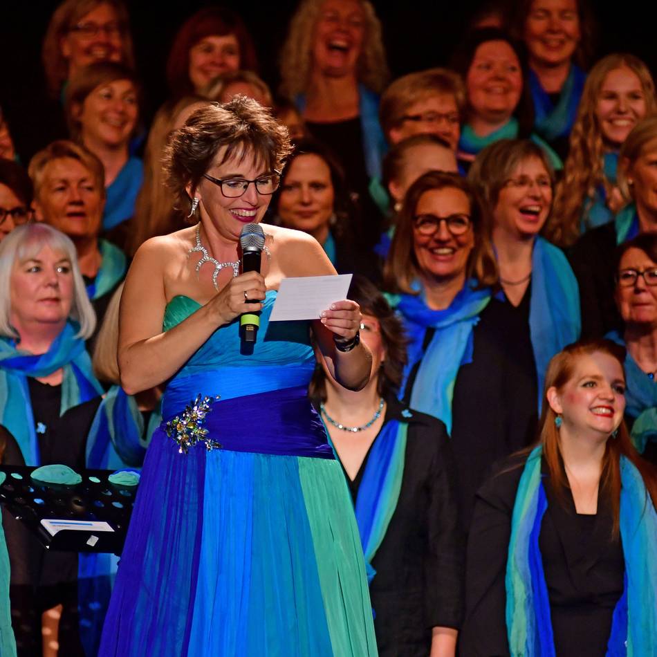 Leiterin der Chöre „Tonköpfe“ und „Frauenpower“: Chorverband NRW zeichnet Andrea Kautny für 25 Jahre als Chorleiterin aus