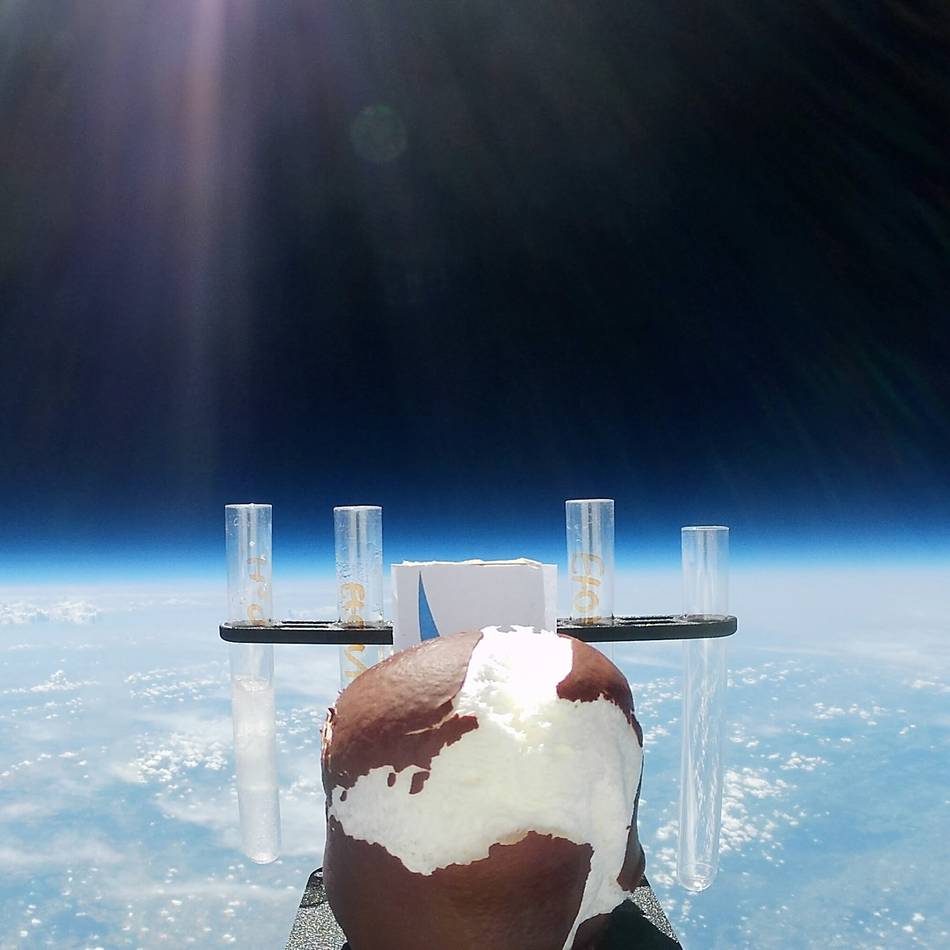 Experiment des Gymnasiums: Hier fliegt ein Schokokuss aus Xanten durch die Stratosphäre der Erde