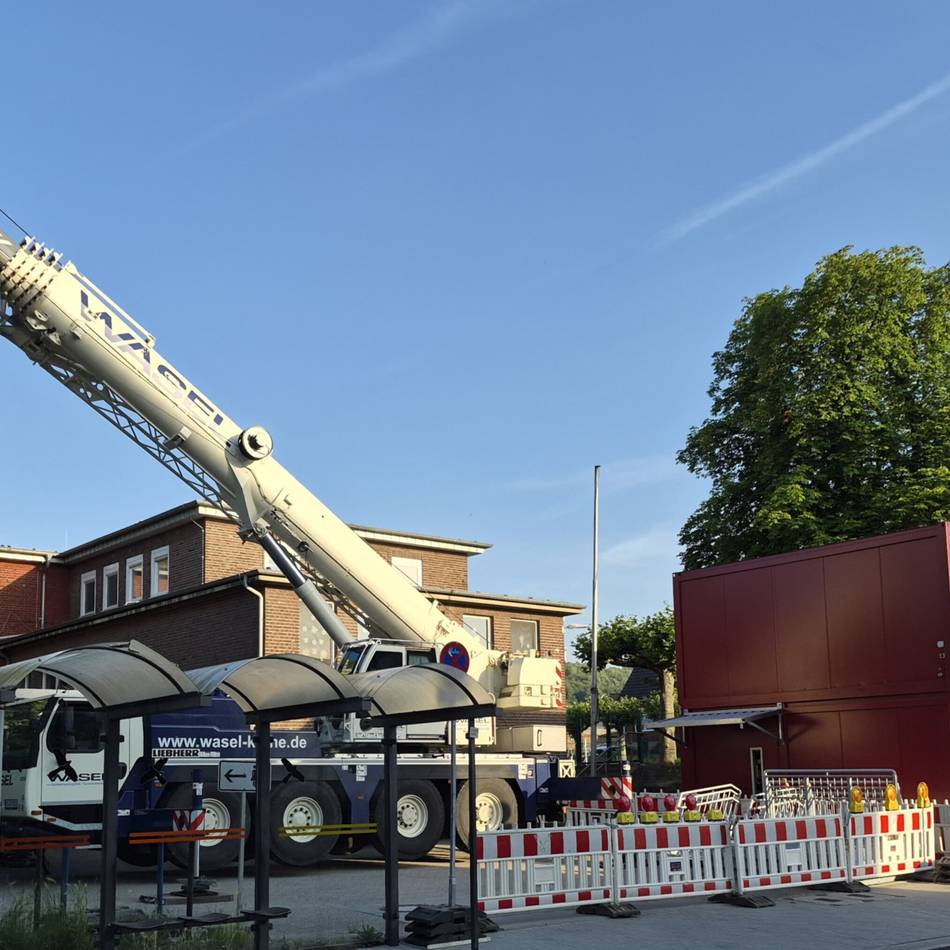 Grundschulen in Grevenbroich: Neue Container aufgestellt – OGS-Ausbau nimmt Formen an