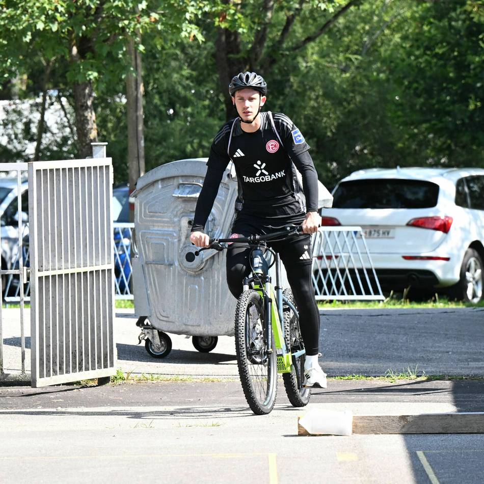 Trotz ungewisser Zukunft: Einstiges Torwart-Talent mit gültigem Fortuna-Vertrag – Option für den Trainingsstart