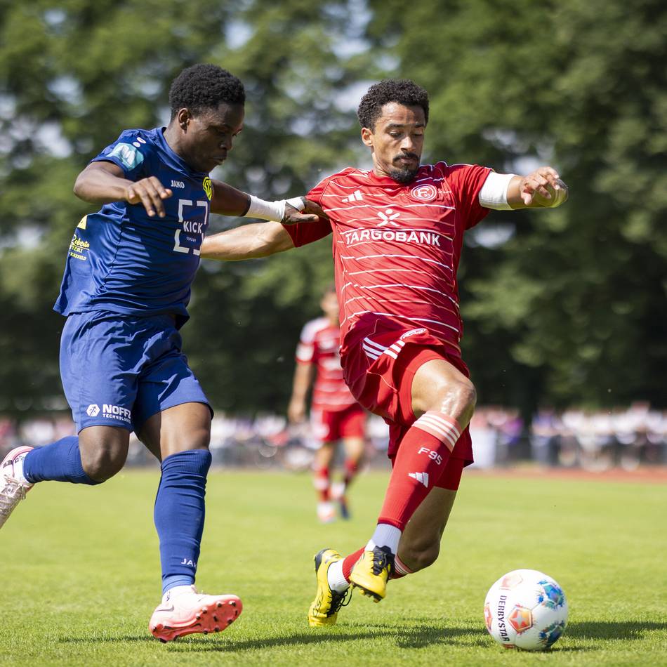 Zwei Duelle vor der neuen Saison: Wie Fortuna Düsseldorf den SC St. Tönis auf Eintracht Frankfurt vorbereitet