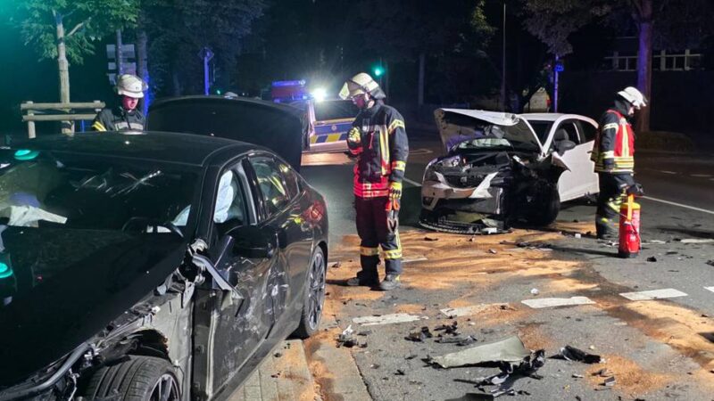 Unfall in Erkelenz: Kollision nach Abbiegemanöver – Polizei ermittelt