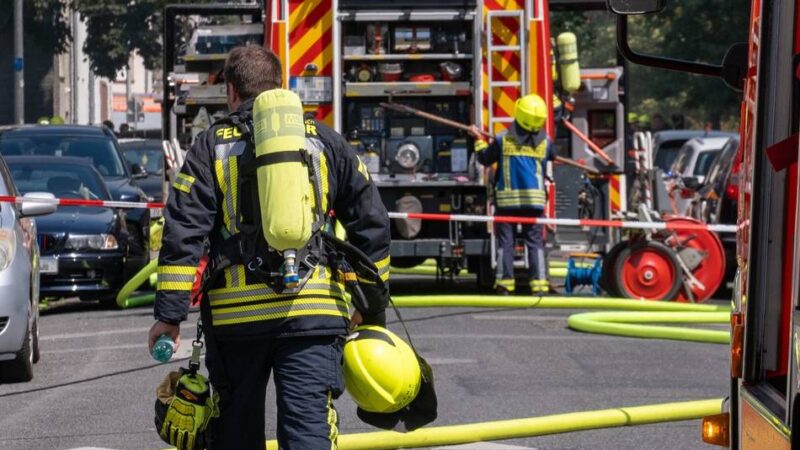 Im Mönchengladbacher Stadtgebiet: 16 Einsätze pro Stunde – heißer Freitag fordert die Feuerwehr
