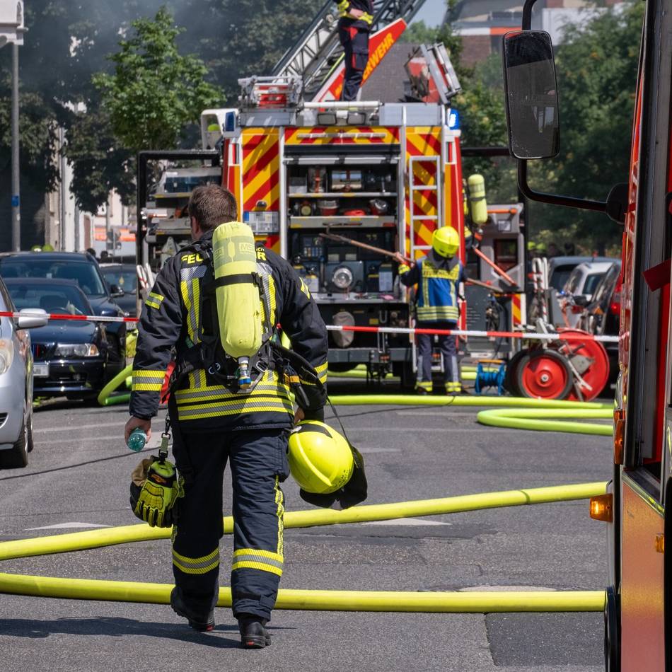 Im Mönchengladbacher Stadtgebiet: 16 Einsätze pro Stunde – heißer Freitag fordert die Feuerwehr
