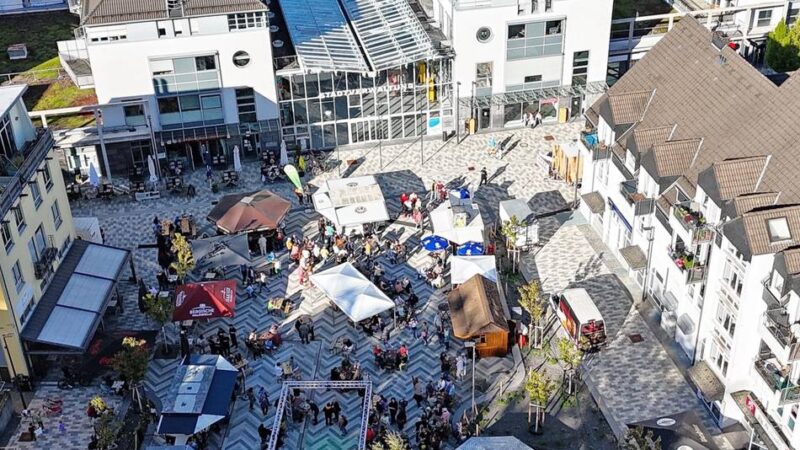 Hückeswagener Innenstadtumbau: Altstadtbüro informiert auf Feierabendmarkt rund ums ISEK