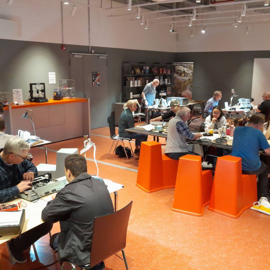 Nachhaltigkeit in Düsseldorf: GarageLab feiert das 100. Repair Café