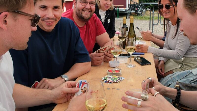 Weinmarkt in Lintorf: Weinmarkt und Vereinsgeburtstag: Lintorf feiert doppelt